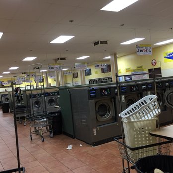 Simi Valley Laundry Center - Lots of washing machines! - Laundromat Near Me - Simi Valley, California