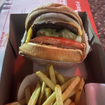 In-N-Out Burger - 2 - Fast Food Near Me - Carlsbad, California