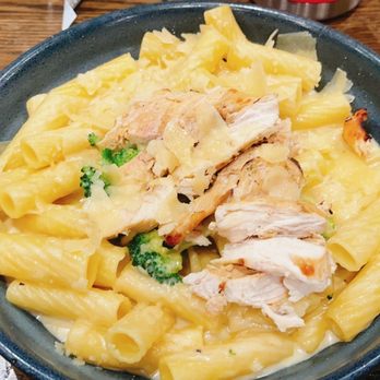 Barnwood - Manteca - Chicken and broccoli Alfredo - Barbeque Near Me - Manteca, California Barnwood - Manteca - Chicken and broccoli Alfredo - Barbeque Near Me - Manteca, California