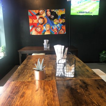 Straw Hat Poke - Interior - Bubble Tea Near Me - Tallahassee, Florida