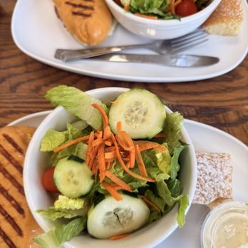 Frida's Cafe & Bakery - Bakeries Near Me - Largo, Florida