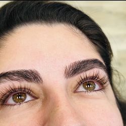 Pooju Beauty - Eyelash lift with tint