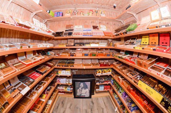 Harbor Smoke Tobacco, 13518 Harbor Blvd, Ste A7, Garden Grove, CA 92843, US 