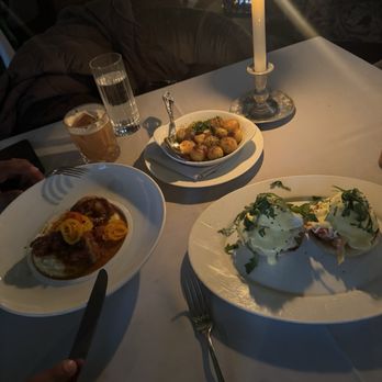 Maple & Ash - Shrimp and grits, Alaskan King Crab Eggs Benedict, roasted Whipped & Buttered Potatoes - Steakhouses Near Me - Chicago, Illinois Maple & Ash - Shrimp and grits, Alaskan King Crab Eggs Benedict, roasted Whipped & Buttered Potatoes - Steakhouses Near Me - Chicago, Illinois