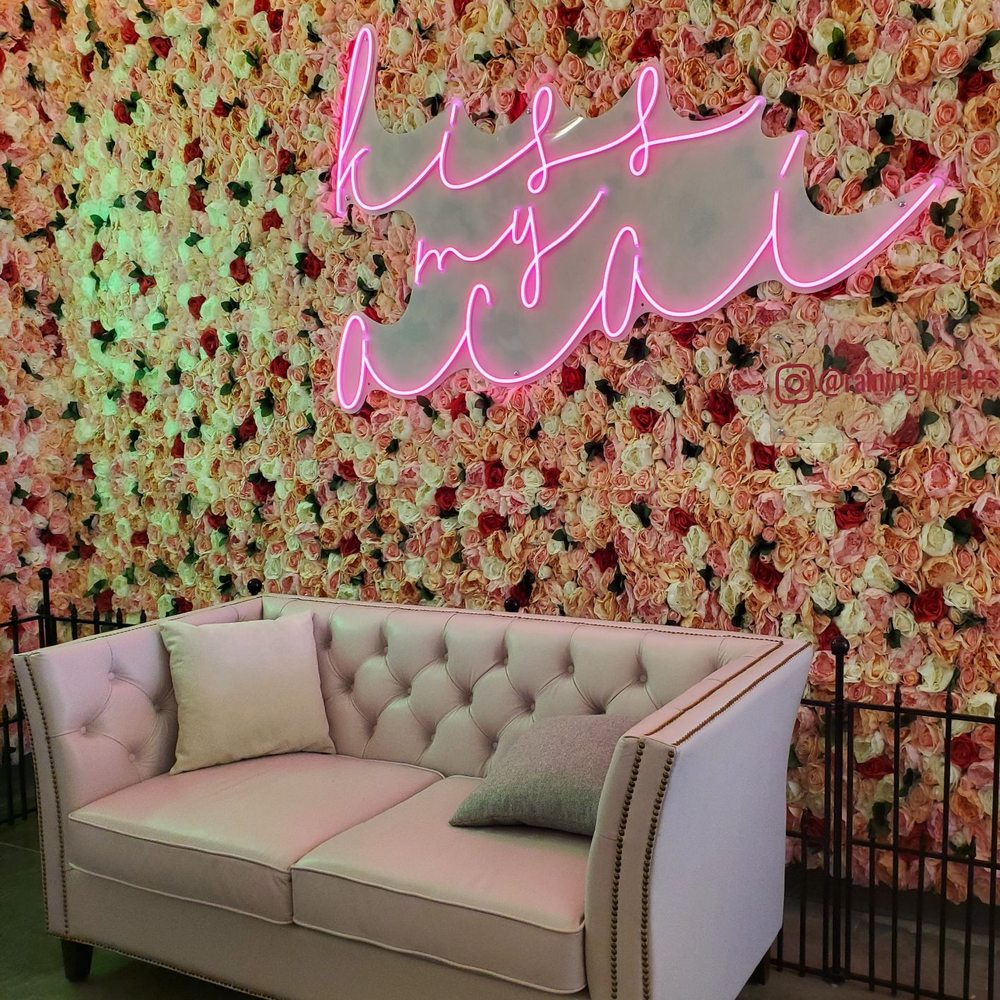 Raining Berries - Comfy couch and picture wall - Acai Bowls Near Me - Brandon, Florida Raining Berries - Comfy couch and picture wall - Acai Bowls Near Me - Brandon, Florida