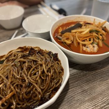 Hong Yeon - Chinese Near Me - Honolulu, Hawaii