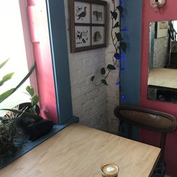 Corner seat with outlet + cortado