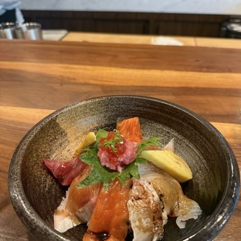 Hachi - Lunch chirashi - Japanese Near Me - Houston, Texas