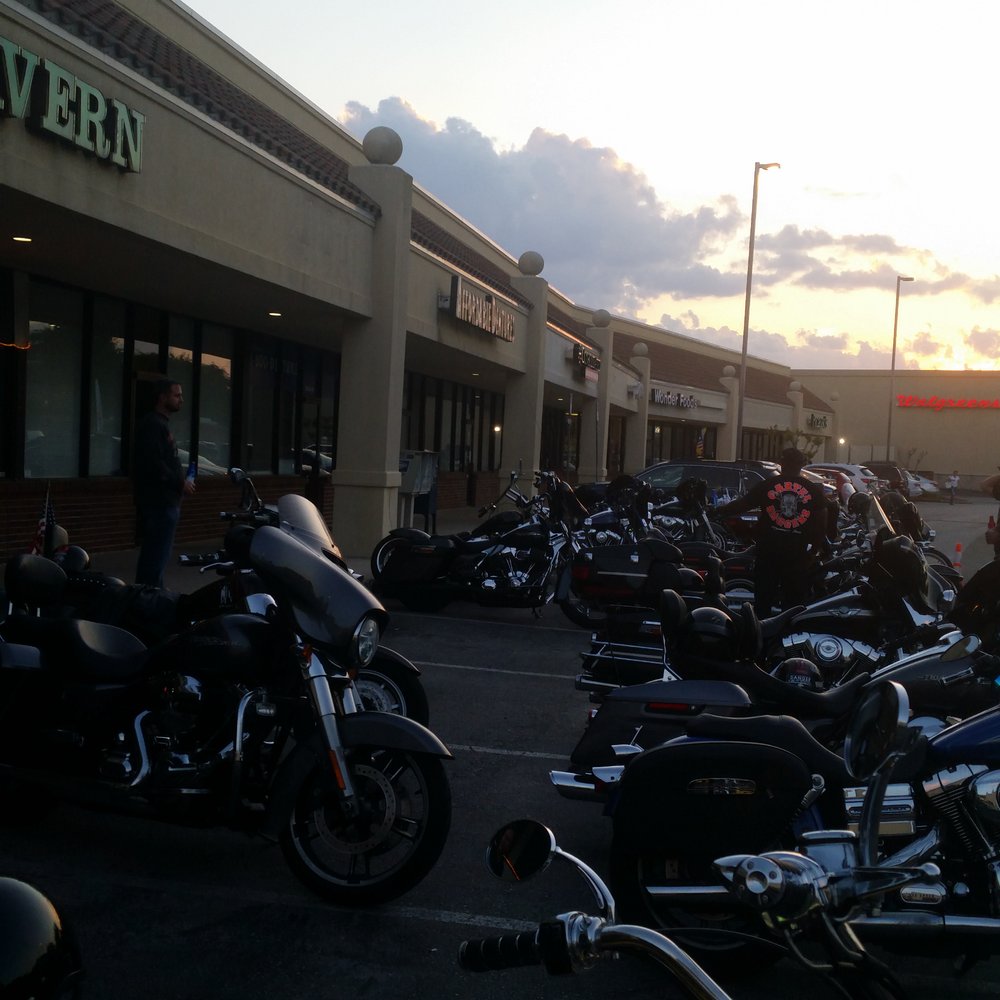 Monkey's Uncle Tavern - Bikes lined up for Wednesday Bike Night. - Dive Bars Near Me - Jacksonville, Florida Monkey's Uncle Tavern - Bikes lined up for Wednesday Bike Night. - Dive Bars Near Me - Jacksonville, Florida