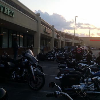 Monkey's Uncle Tavern - Bikes lined up for Wednesday Bike Night. - Dive Bars Near Me - Jacksonville, Florida Monkey's Uncle Tavern - Bikes lined up for Wednesday Bike Night. - Dive Bars Near Me - Jacksonville, Florida