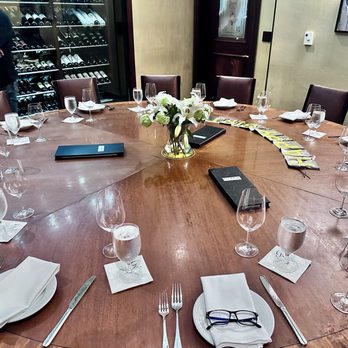 Vic & Anthony's Steakhouse - Private dining room - Steakhouses Near Me - Lake Charles, Louisiana Vic & Anthony's Steakhouse - Private dining room - Steakhouses Near Me - Lake Charles, Louisiana