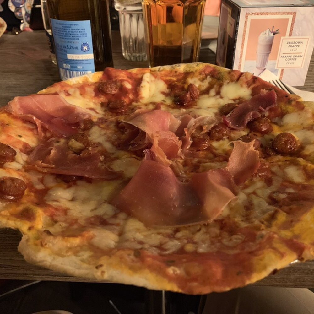 Cava - Pizza jamon Serrano - Cafes Near Me - Warsaw, MZ Cava - Pizza jamon Serrano - Cafes Near Me - Warsaw, MZ
