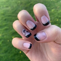 Ivy Nail & Spa - Manicure (shellack)