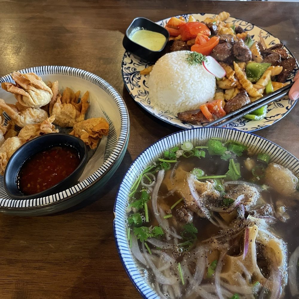 OMELI Kitchen - Fried wanton, lomo saltado and oxtail pho - Vietnamese Near Me - Fullerton, California OMELI Kitchen - Fried wanton, lomo saltado and oxtail pho - Vietnamese Near Me - Fullerton, California