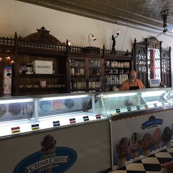 American Old Fashioned Ice Cream Parlor - customers - Ice Cream & Frozen Yogurt Near Me - Galena, Illinois American Old Fashioned Ice Cream Parlor - customers - Ice Cream & Frozen Yogurt Near Me - Galena, Illinois