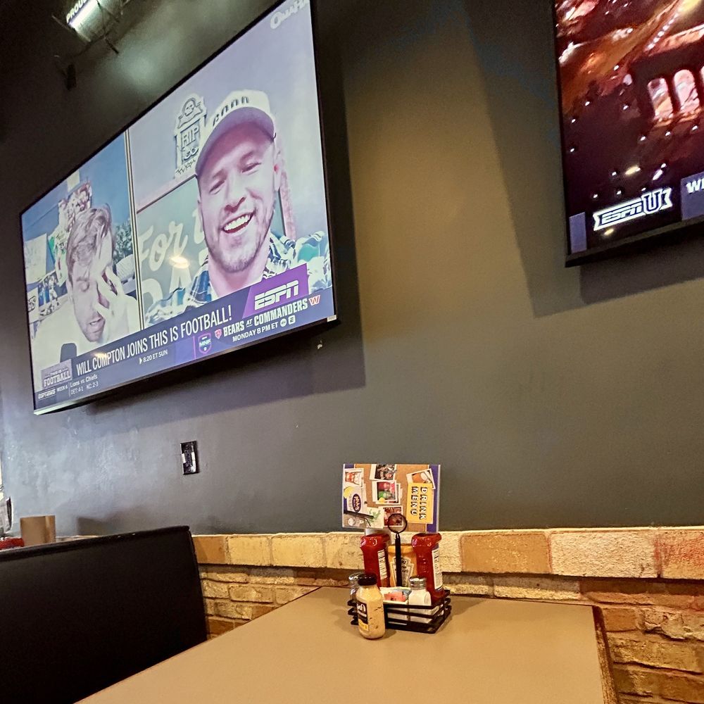 Pluckers Wing Bar - Lakeline - American Near Me - Cedar Park, Texas Pluckers Wing Bar - Lakeline - American Near Me - Cedar Park, Texas