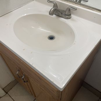 Americas Best Value Inn & Suites Jackson, MI - Stained sink. - Hotels Near Me - Jackson, Michigan Americas Best Value Inn & Suites Jackson, MI - Stained sink. - Hotels Near Me - Jackson, Michigan