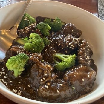 La Princessa - Braised beef broccoli with hoisin sauce. - Filipino Near Me - Solano, NUV