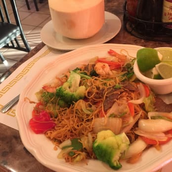 Pho Noodle House - House special egg noodle dish...with a fresh coconut juice...whaaaaat!? Yes I'm in heaven right now! - Thai Near Me - Placentia, California