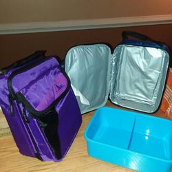 Roses Express - 2 separate pouches in each container....and a removable tray.