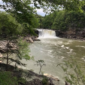 Cumberland Falls State Resort Park - Waterfall - Parks Near Me - Corbin, Kentucky
