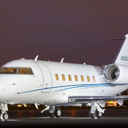 Dreamline Aviation - Our wide cabin Challenger 604 offers intercontinental travel for up to 12 passengers.