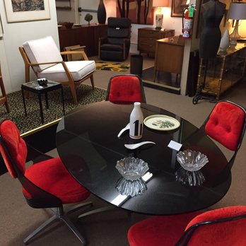 Broadway Antique Market - Antiques Near Me - Chicago, Illinois