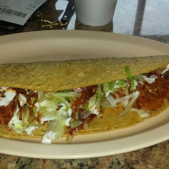 Las Quecas - Lomo quesadilla. Complimentary toppings bar, 5 different variety of salsas, crema, pico de gallo and lettuce. - Mexican Near Me - Carpentersville, Illinois Las Quecas - Lomo quesadilla. Complimentary toppings bar, 5 different variety of salsas, crema, pico de gallo and lettuce. - Mexican Near Me - Carpentersville, Illinois