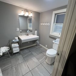 China Creek Cottage - Bathroom