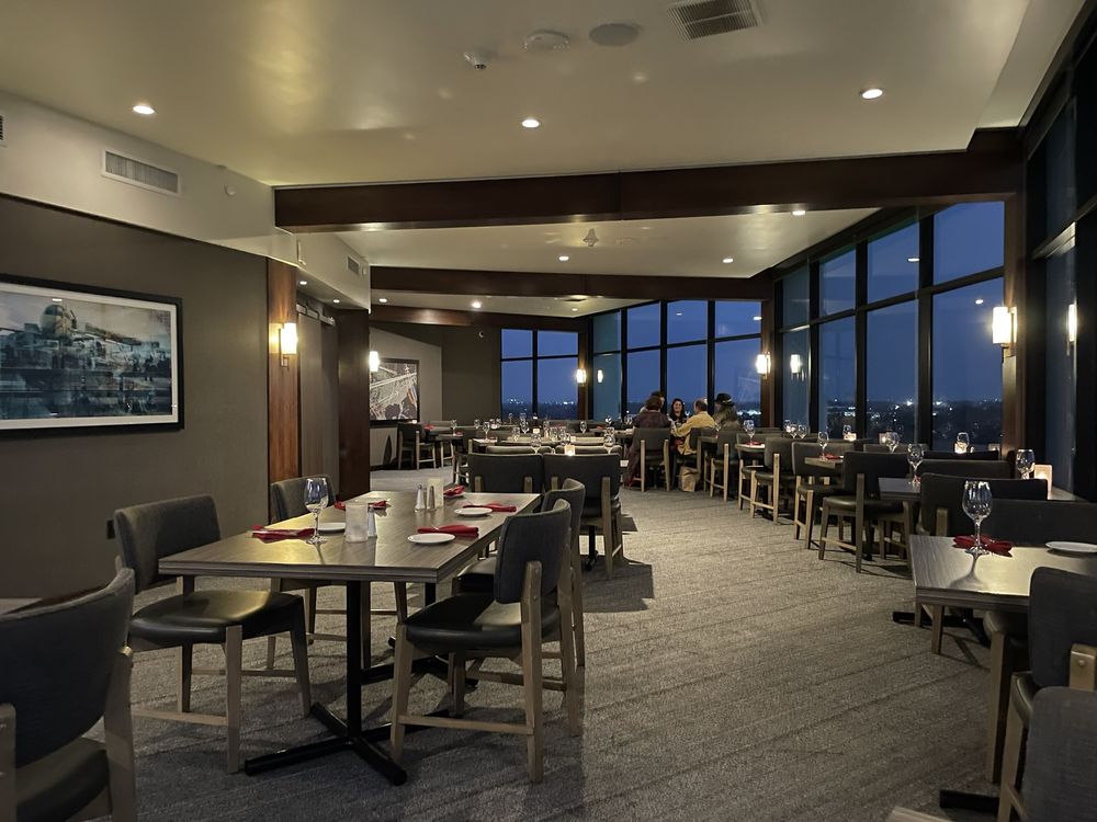 VUE Bar + Restaurant