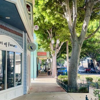 Madres Brunch - Outside - Breakfast & Brunch Near Me - Whittier, California
