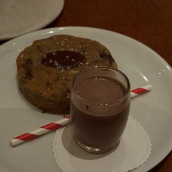 Gramercy Tavern - Chocolate Chip Cookie - New American Near Me - New York, New York Gramercy Tavern - Chocolate Chip Cookie - New American Near Me - New York, New York