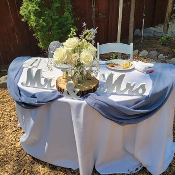 Create with T - Sweetheart table - Floral Designers Near Me Create with T - Sweetheart table - Floral Designers Near Me