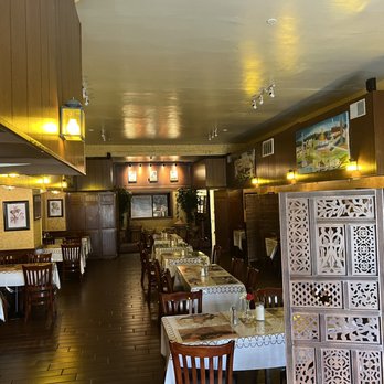 Asmara Restaurant - the interior of the restaurant - Ethiopian Near Me - Oakland, California