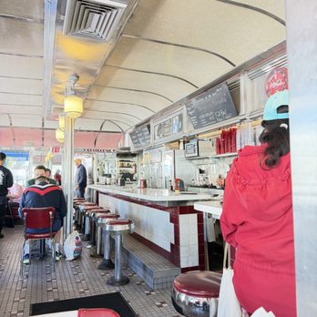 11th Street Diner - American Near Me - Miami Beach, Florida