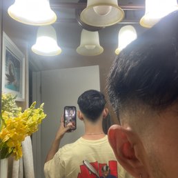 Low burst fade by Claudia Low burst fade by Claudia
