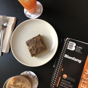 Federal Café - Matcha brownie (Gf), passionfruit sunrise juice, oat milk latte - Breakfast & Brunch Near Me - Barcelona, B