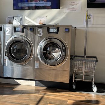 A&E Wash and Dry - Machines - Laundromat Near Me - Sumner, Washington A&E Wash and Dry - Machines - Laundromat Near Me - Sumner, Washington