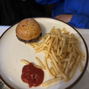 Austin's Ale House - Hamburger - Sports Bars Near Me - Kew Gardens, New York