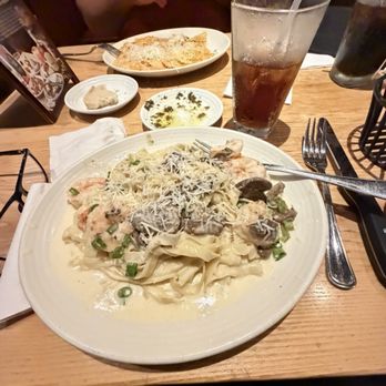 Carrabba's Italian Grill - Fettuccine Weeise - Italian Near Me - Brandon, Florida Carrabba's Italian Grill - Fettuccine Weeise - Italian Near Me - Brandon, Florida
