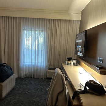 Courtyard by Marriott Roseville - View of the living room. - Hotels Near Me - Roseville, California Courtyard by Marriott Roseville - View of the living room. - Hotels Near Me - Roseville, California