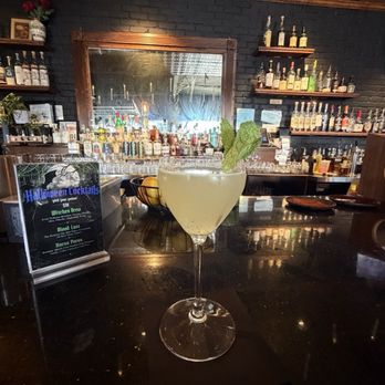 Jethro’s Cocktail Lounge - Gin cocktail with mint- it was great - Cocktail Bars Near Me - Houston, Texas
