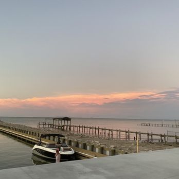 Pier 6 - Seafood Near Me - San Leon, Texas