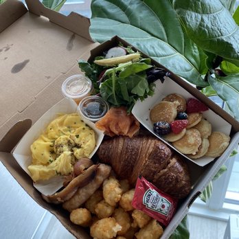 Light Cafe - Smoked salmon box - Cafes Near Me - Toronto, Ontario