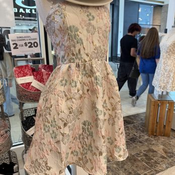 Francesca's Collections - Dress at the front entrance - Women's Clothing Near Me - Roseville, California