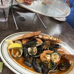 Revival Pizza Pub - Seafood mixto and spicy pizza! Yumm