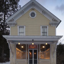 Birch Creek Mercantile - Front porch, cozy inside...