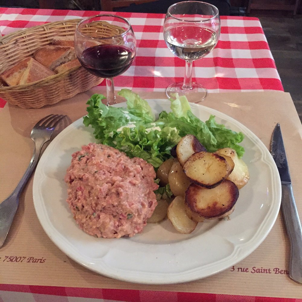 Au Pied de Fouet - Tartare de bœuf, "préparé maison" - French Near Me - Paris, 75 Au Pied de Fouet - Tartare de bœuf, "préparé maison" - French Near Me - Paris, 75