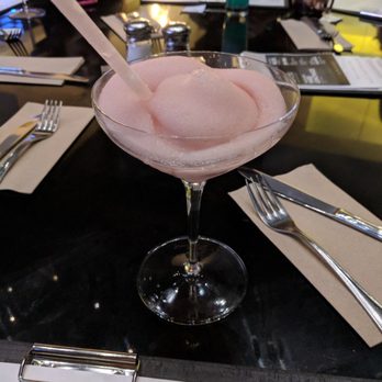 Moxies - frozé - Canadian (New) Near Me - Toronto, Ontario