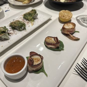 Morton's The Steakhouse - Scallops appetizer - Steakhouses Near Me - Honolulu, Hawaii Morton's The Steakhouse - Scallops appetizer - Steakhouses Near Me - Honolulu, Hawaii